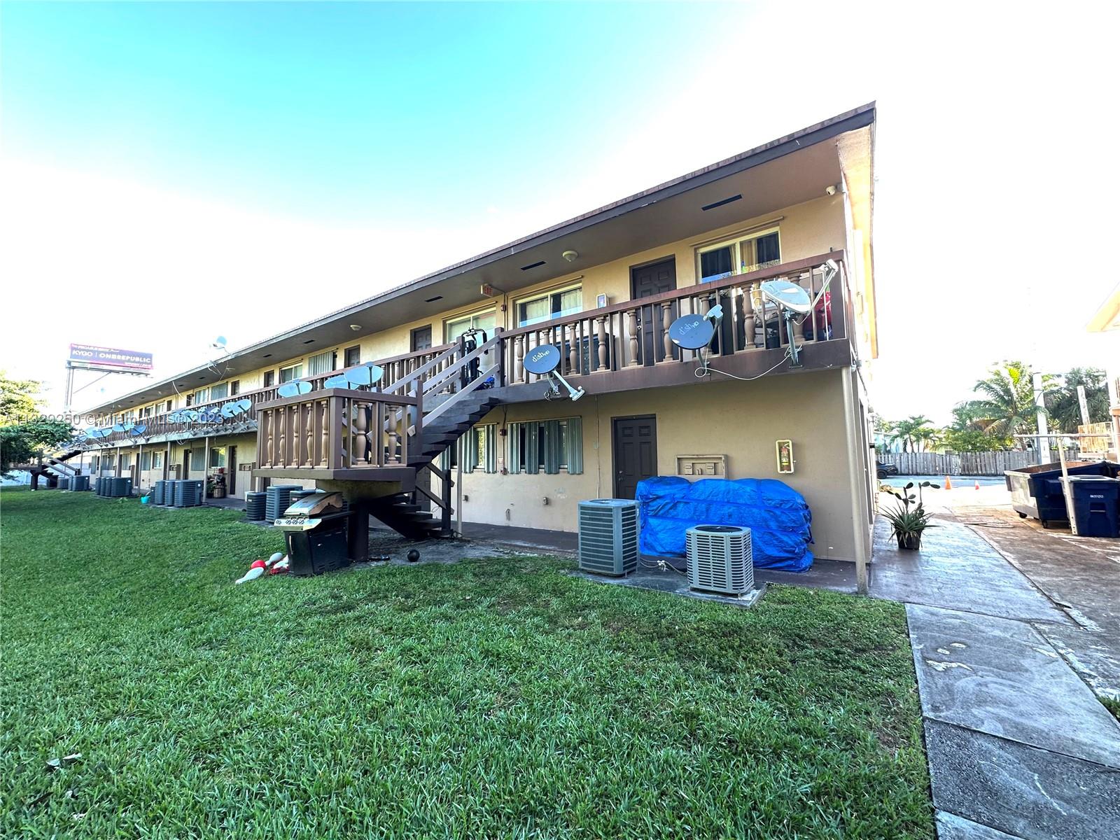 PARK SIDE MANOR A CONDO I - Residential
