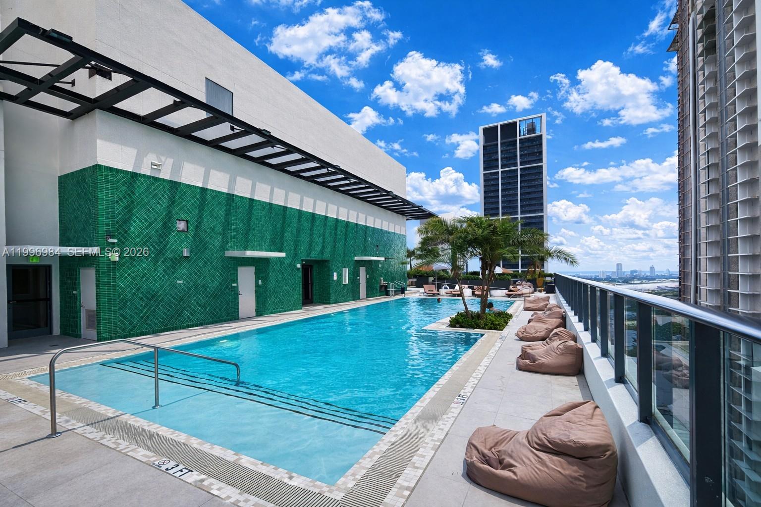 THE CROSBY MIAMI WORLDCENT - Residential