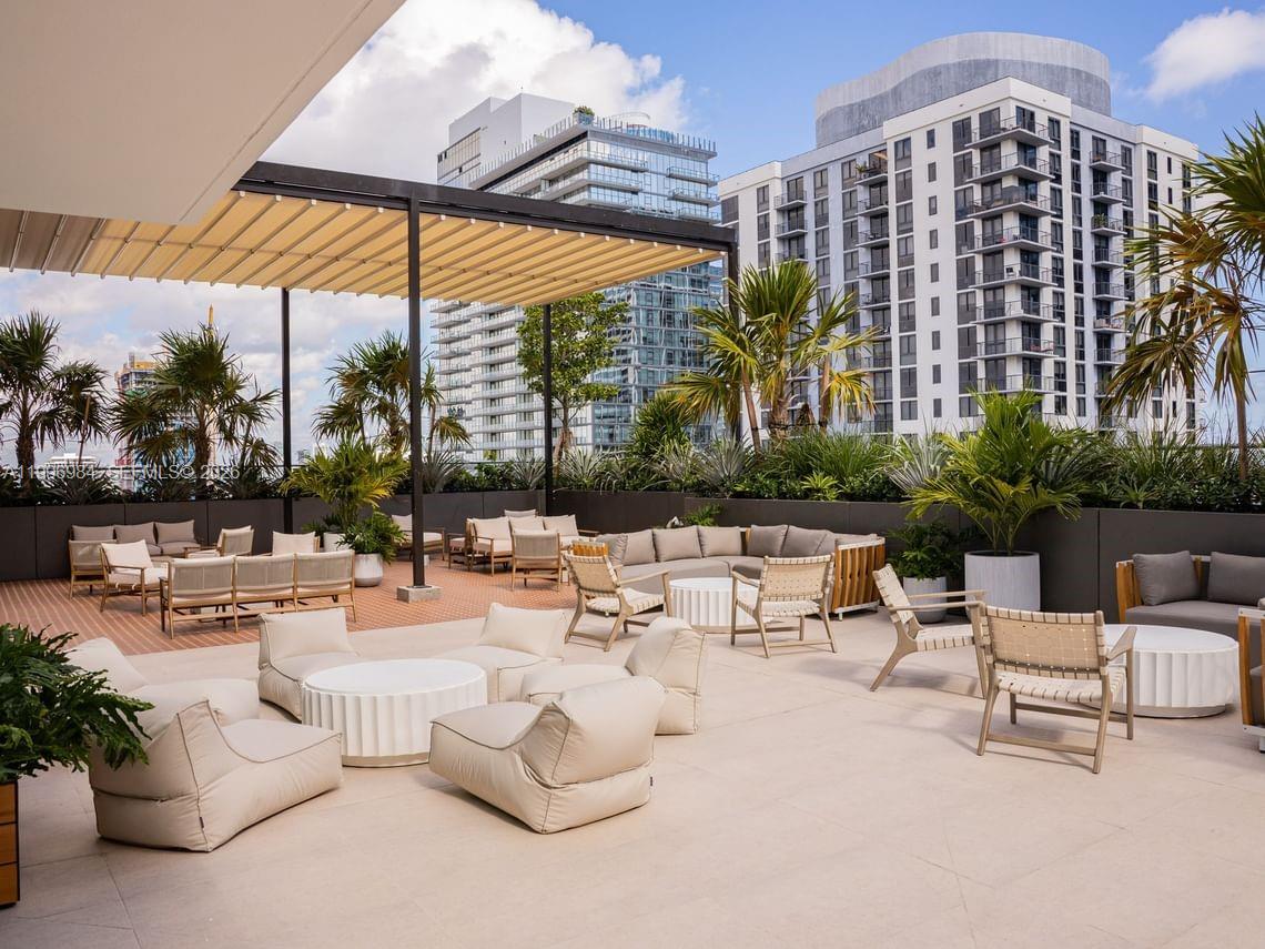 THE CROSBY MIAMI WORLDCENT - Residential