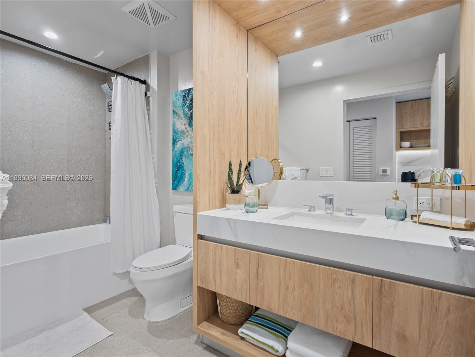 THE CROSBY MIAMI WORLDCENT - Residential