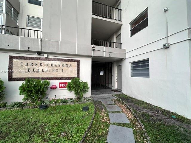 THREE SEASONS CONDOMINIUM - Residential Lease