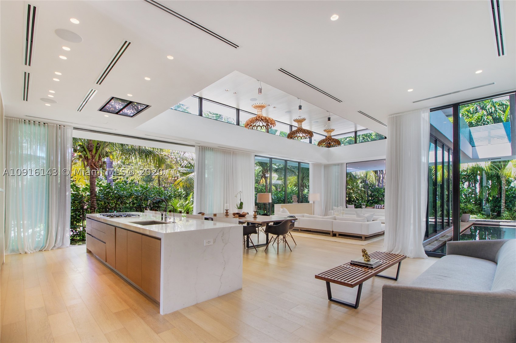 SUNSET ISLANDS-ISLAND NO - Residential