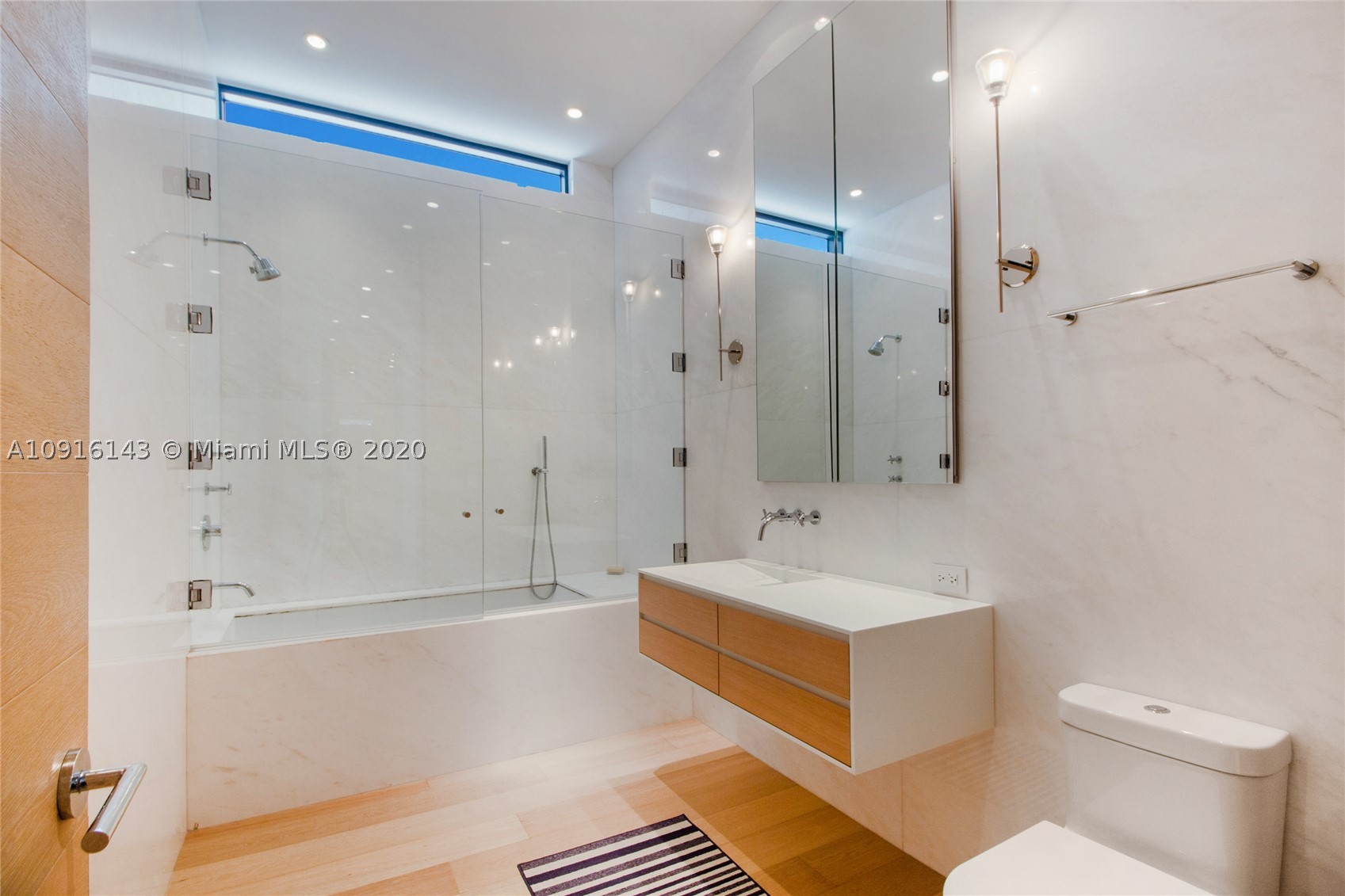 SUNSET ISLANDS-ISLAND NO - Residential