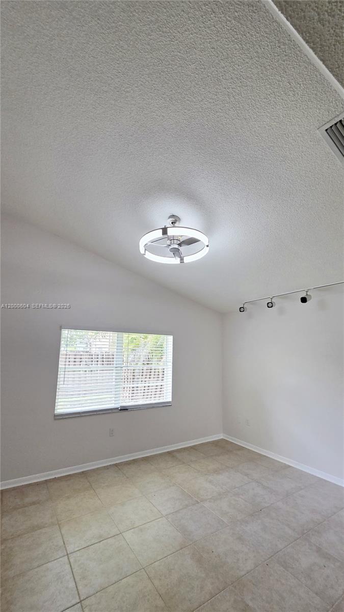 SAWGRASS ESTATES - Residential