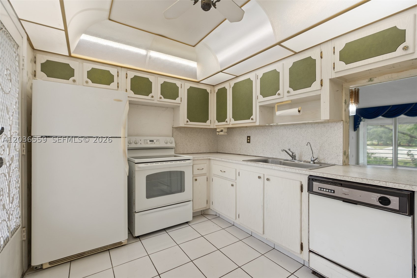 ROLLING GREEN CONDO G - Residential