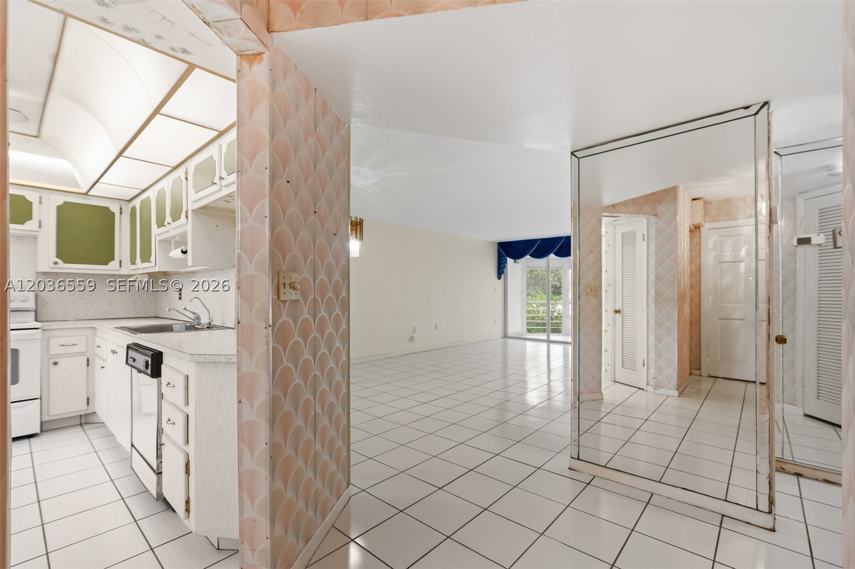 ROLLING GREEN CONDO G - Residential