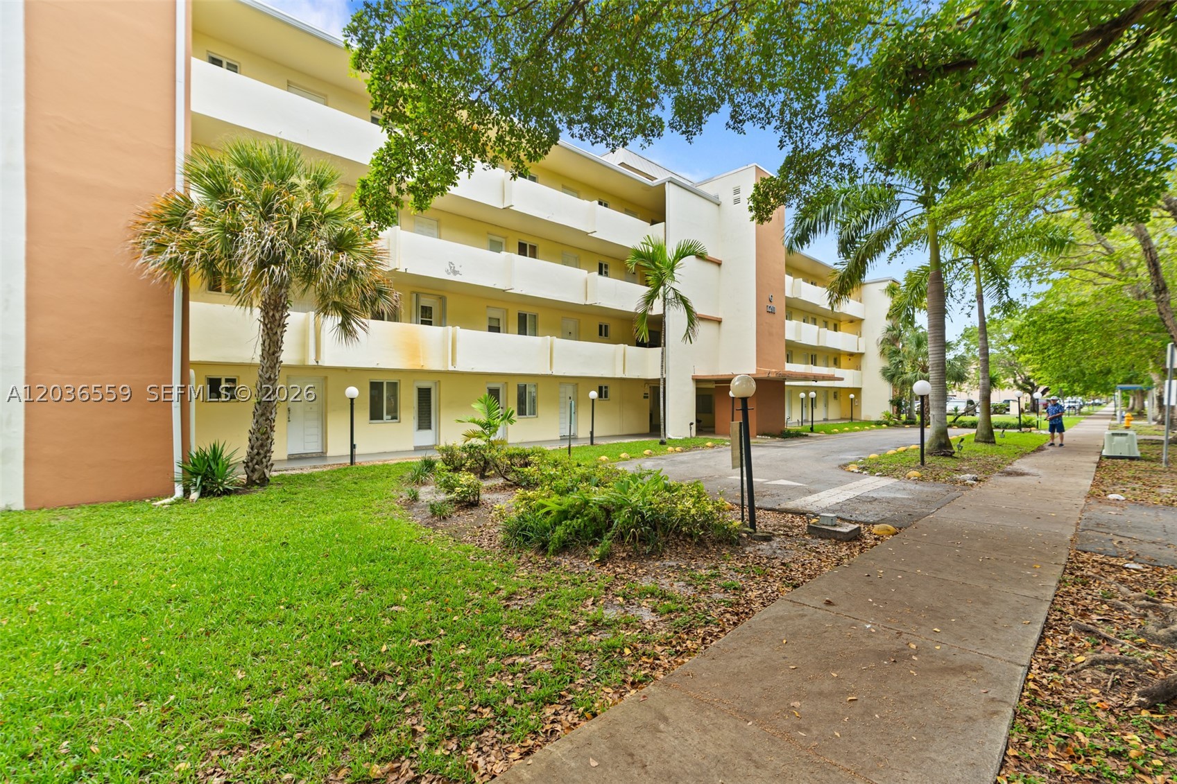 ROLLING GREEN CONDO G - Residential