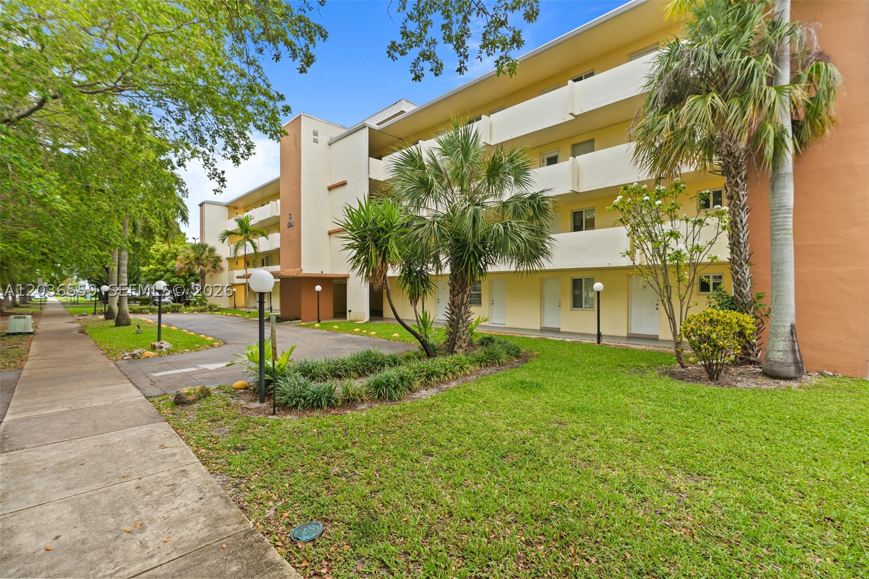 ROLLING GREEN CONDO G - Residential