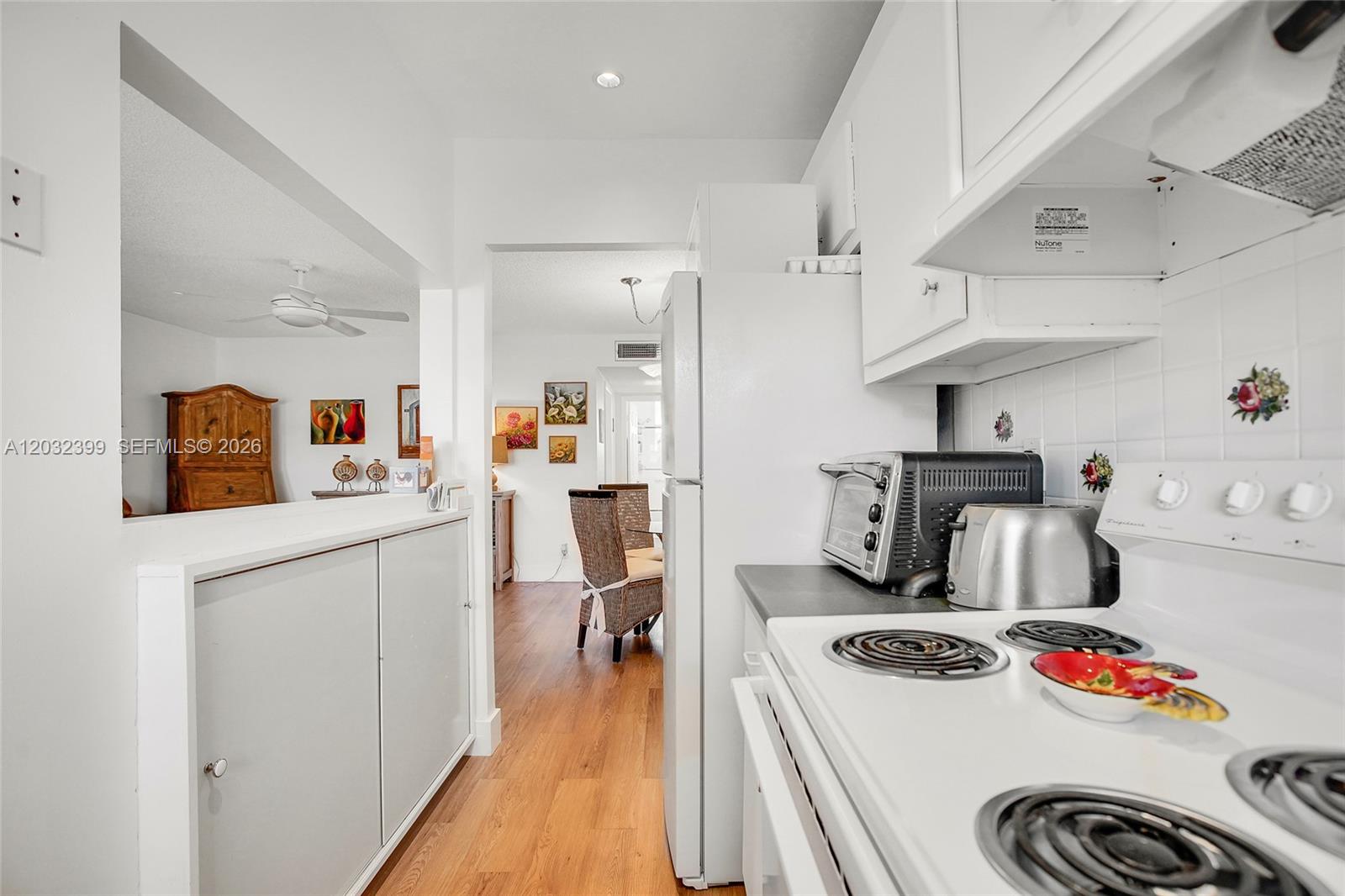 BEVERLY HILLS CONDO NUMBE - Residential