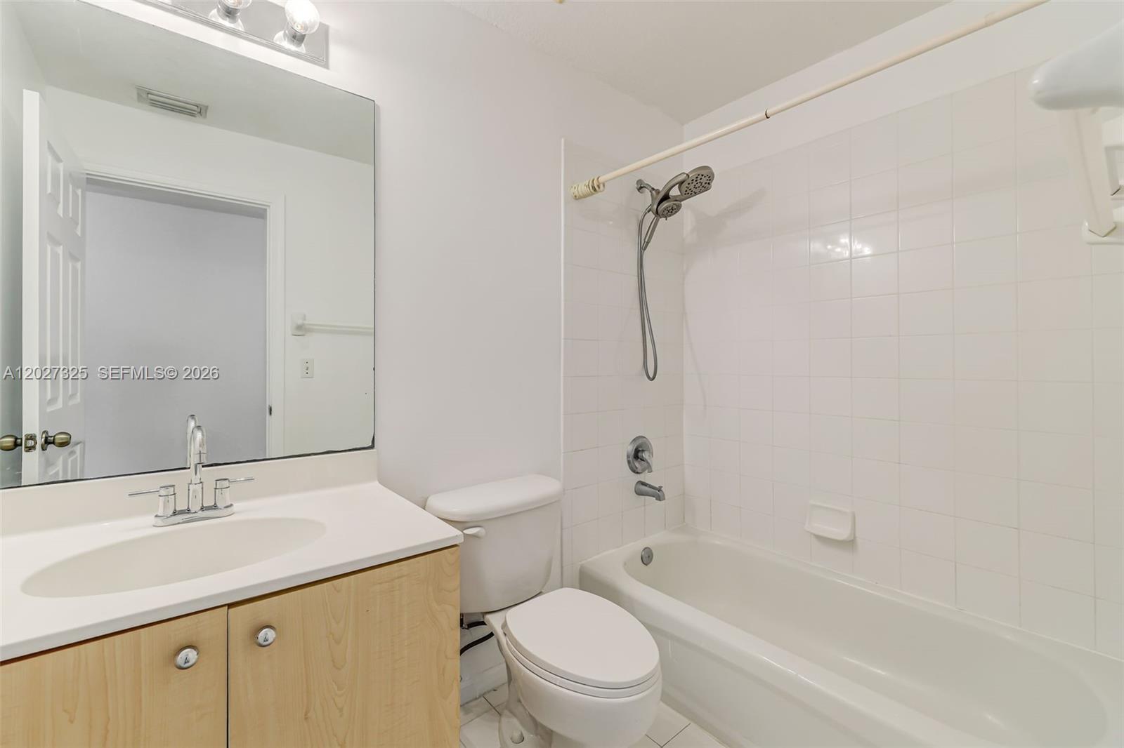 VICTORIA WOODS 4 - Residential