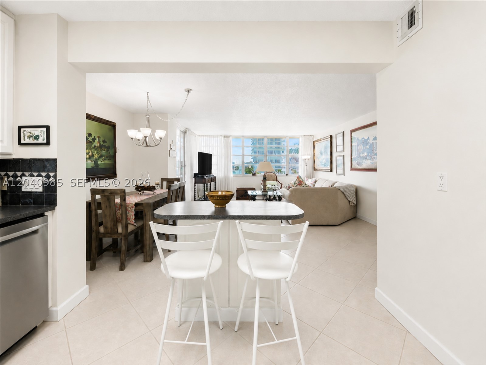 IMPERIAL TOWERS CONDO - Residential
