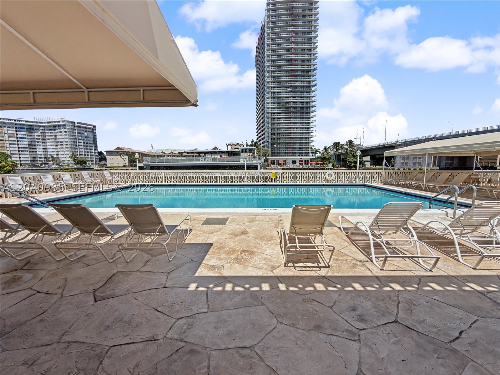 IMPERIAL TOWERS CONDO - Residential