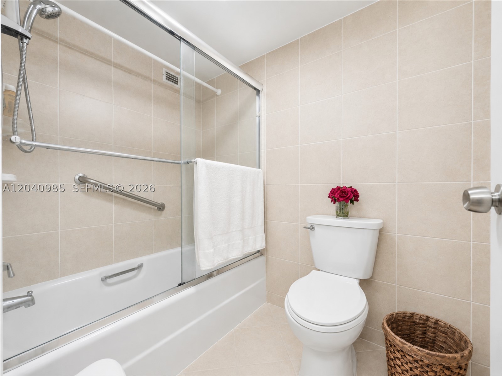 IMPERIAL TOWERS CONDO - Residential