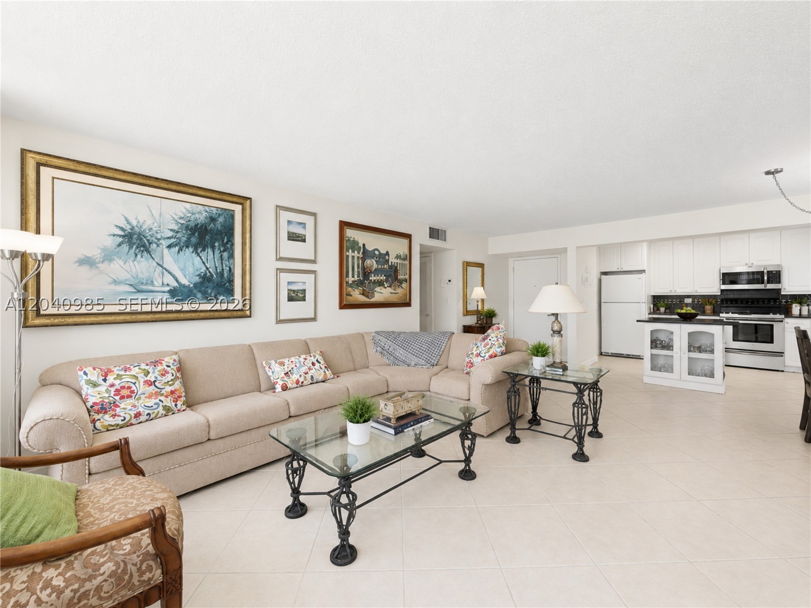 IMPERIAL TOWERS CONDO - Residential