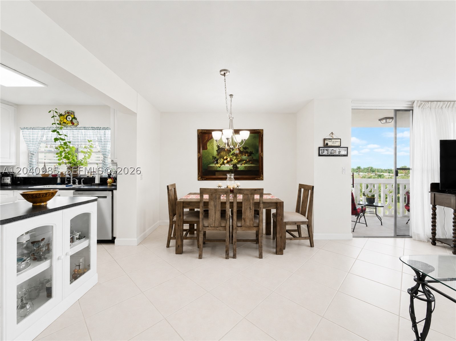 IMPERIAL TOWERS CONDO - Residential
