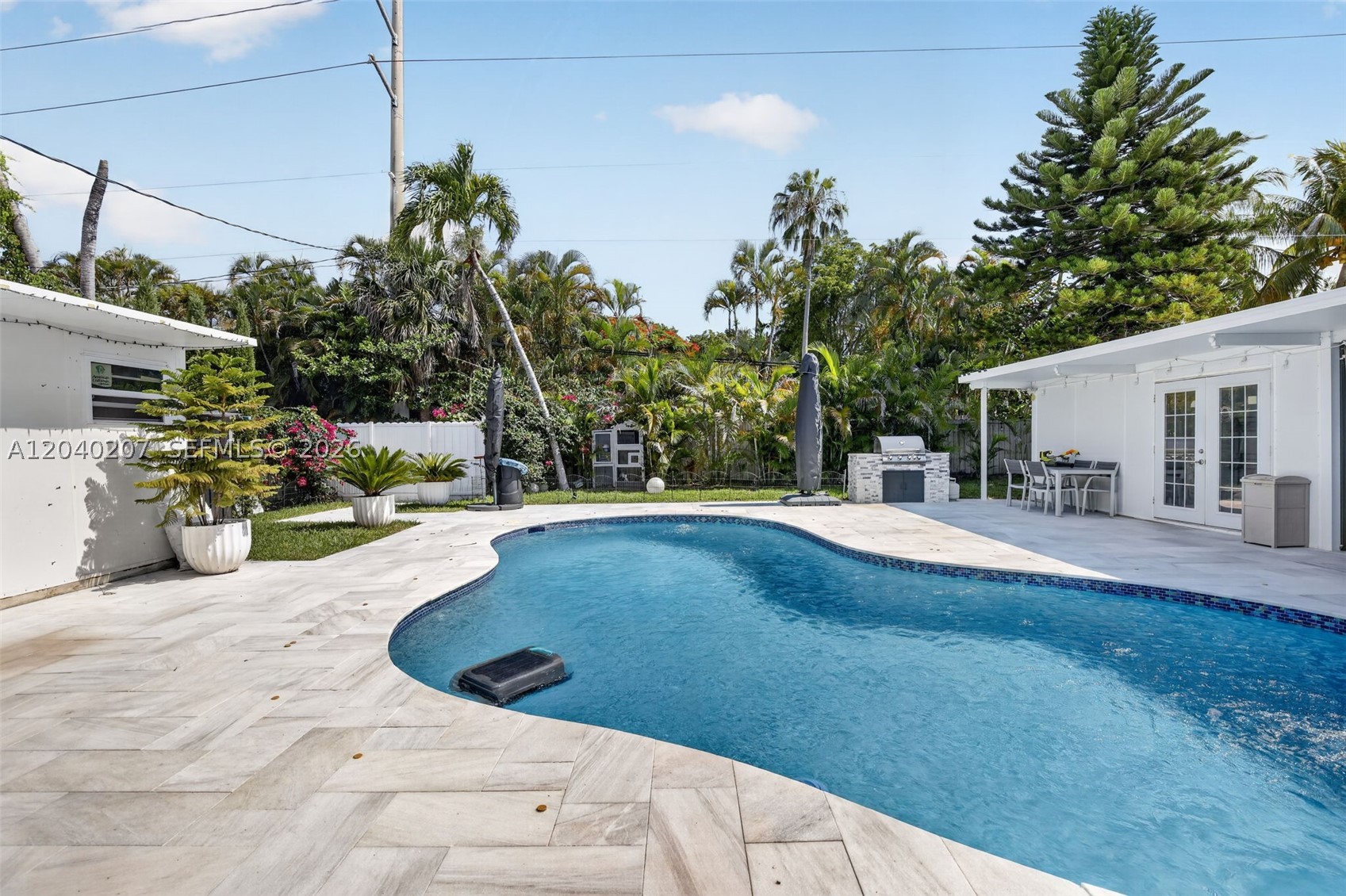 SUNSET ISLES SEC 3 - Residential