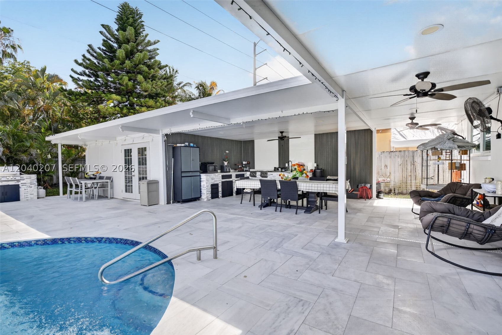 SUNSET ISLES SEC 3 - Residential