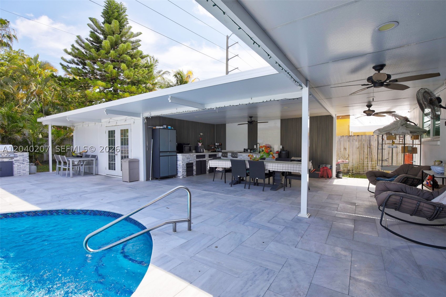 SUNSET ISLES SEC 3 - Residential