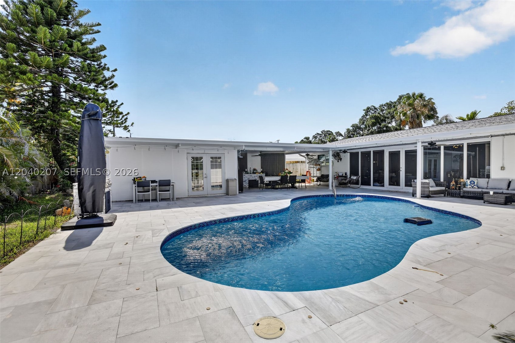 SUNSET ISLES SEC 3 - Residential
