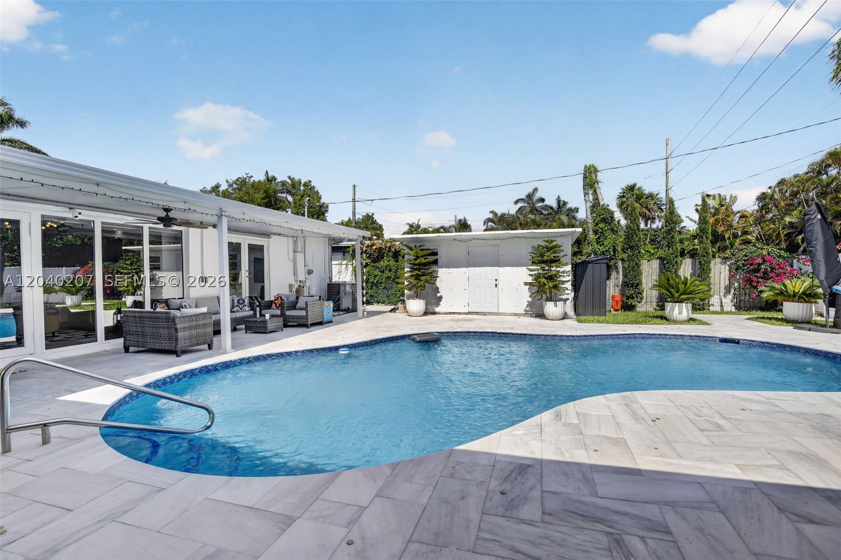 SUNSET ISLES SEC 3 - Residential