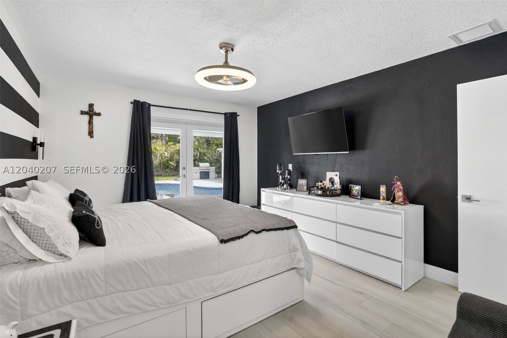 SUNSET ISLES SEC 3 - Residential