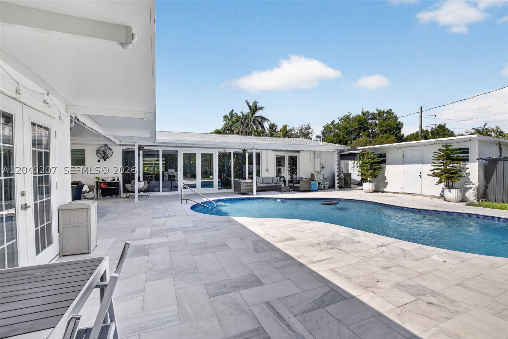 SUNSET ISLES SEC 3 - Residential