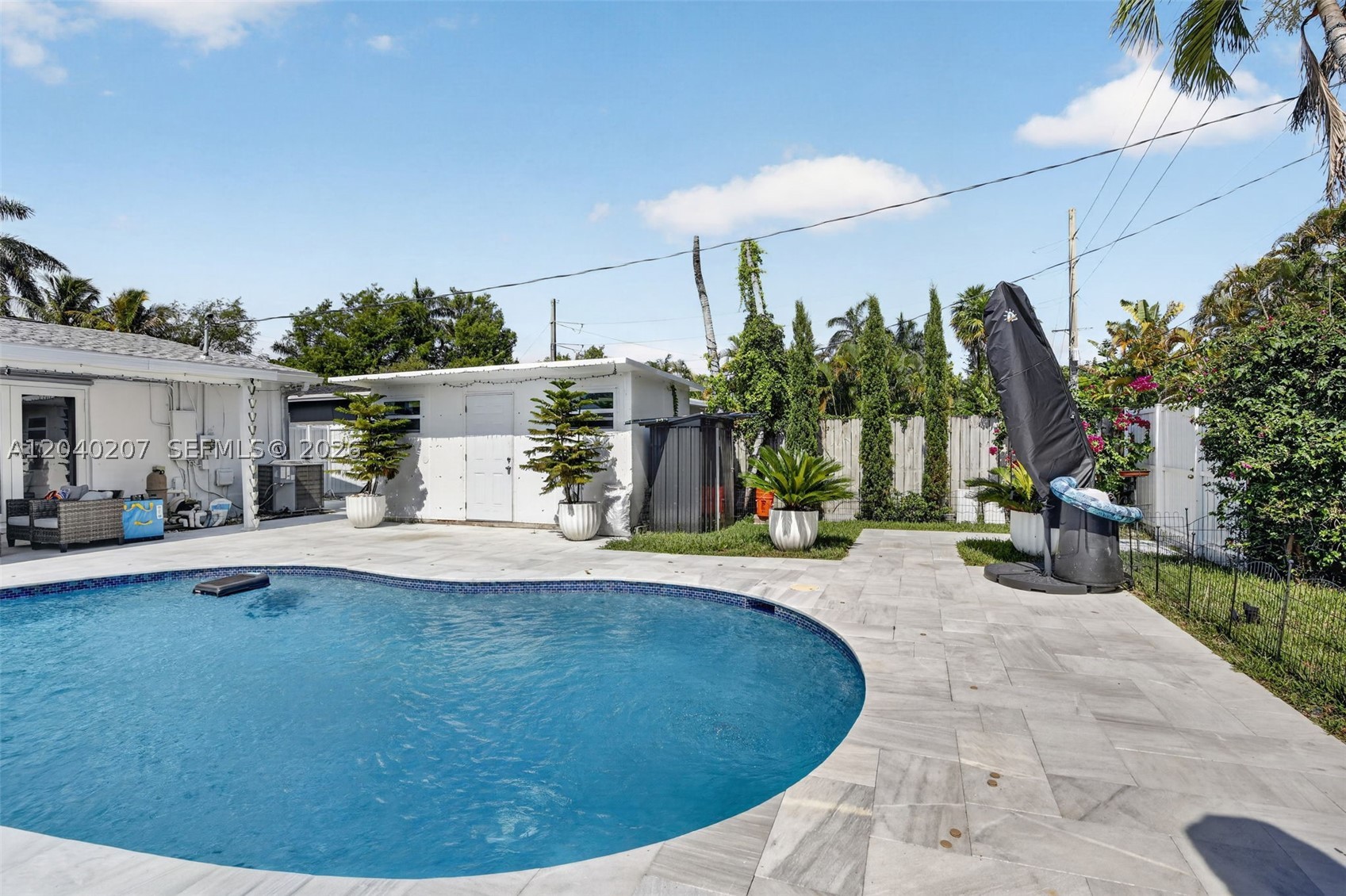 SUNSET ISLES SEC 3 - Residential