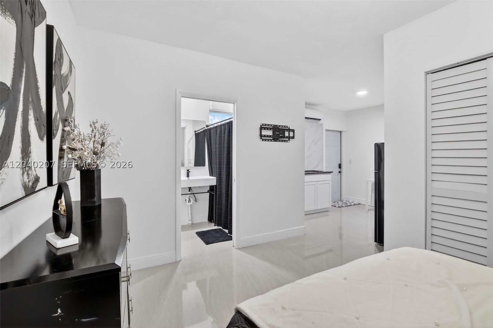 SUNSET ISLES SEC 3 - Residential