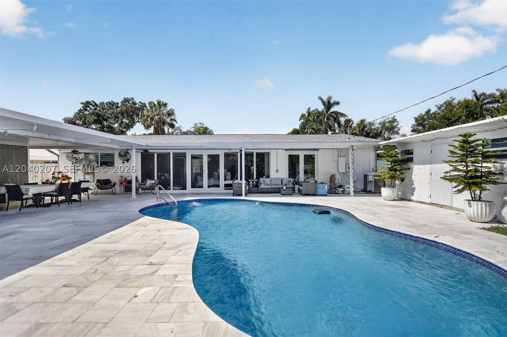 SUNSET ISLES SEC 3 - Residential