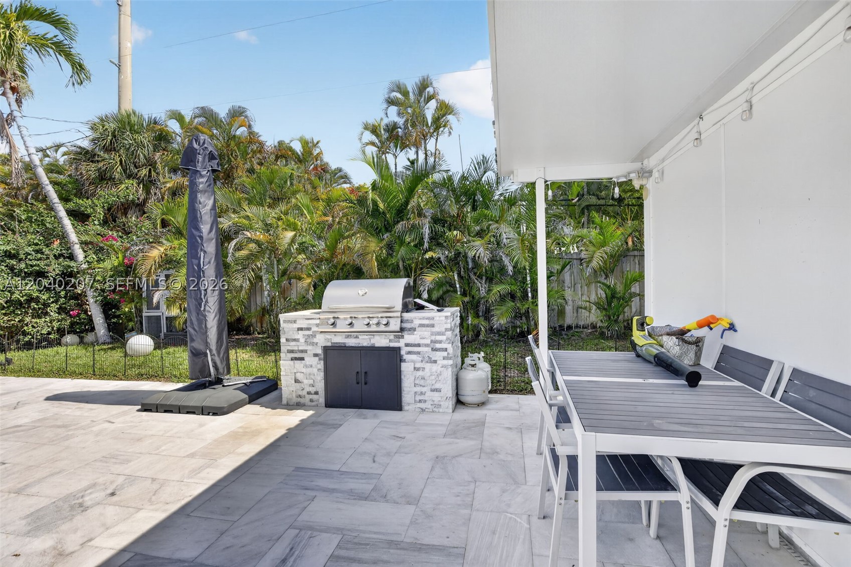 SUNSET ISLES SEC 3 - Residential