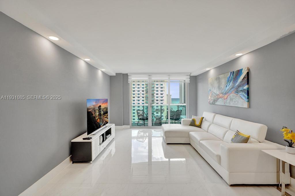 OCEANVIEW BUILDING B COND - Residential