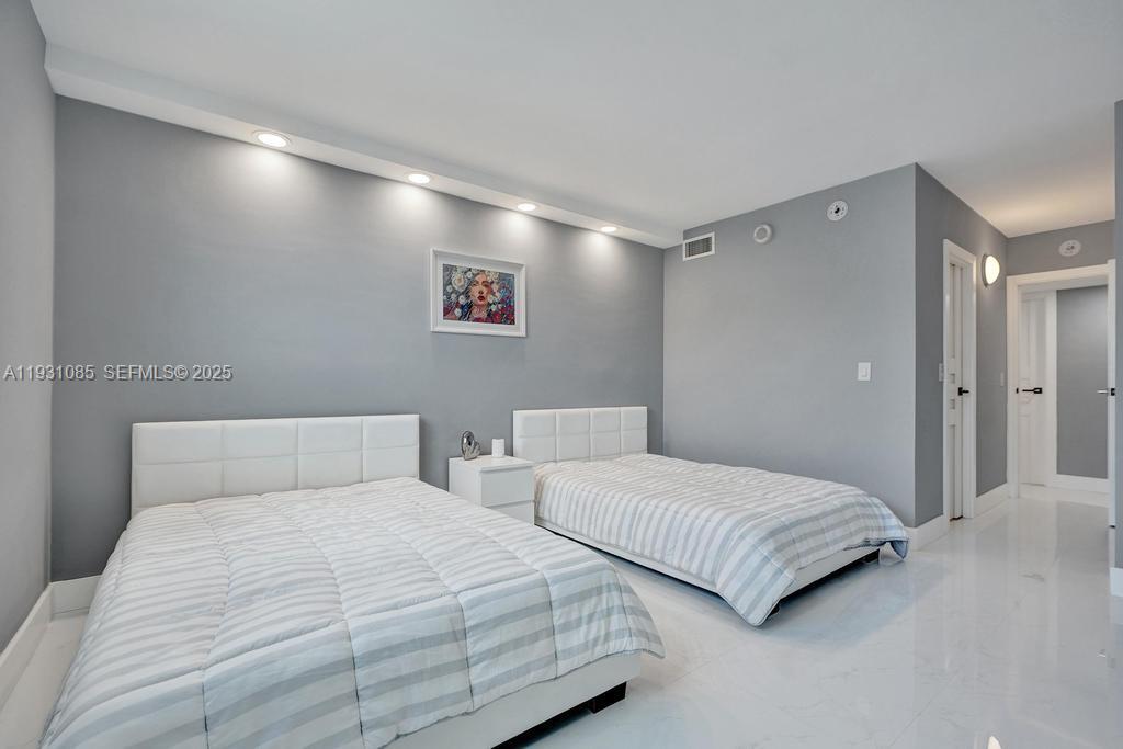 OCEANVIEW BUILDING B COND - Residential
