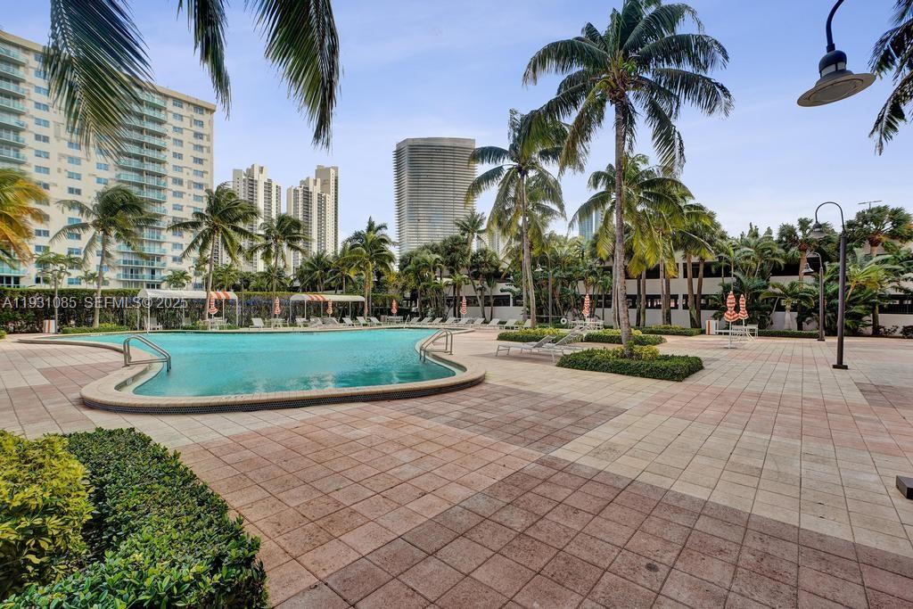 OCEANVIEW BUILDING B COND - Residential