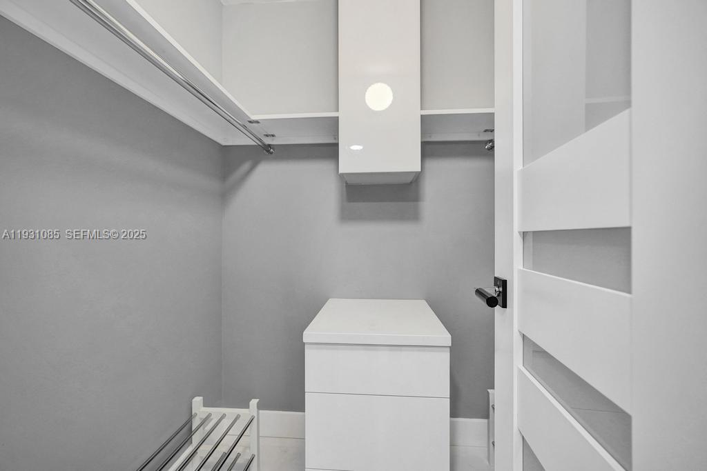 OCEANVIEW BUILDING B COND - Residential