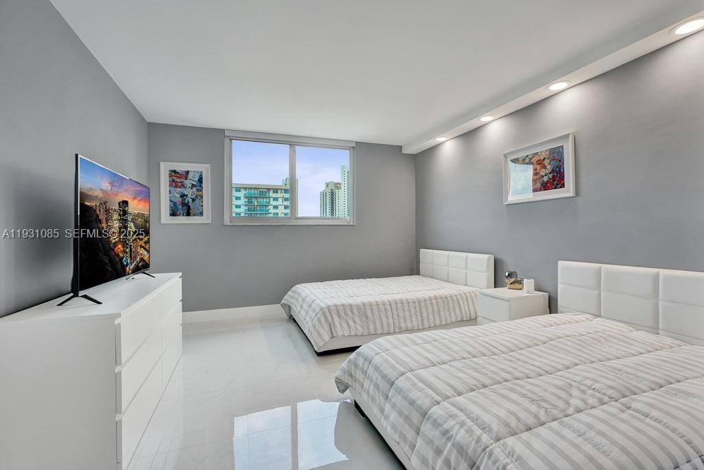 OCEANVIEW BUILDING B COND - Residential