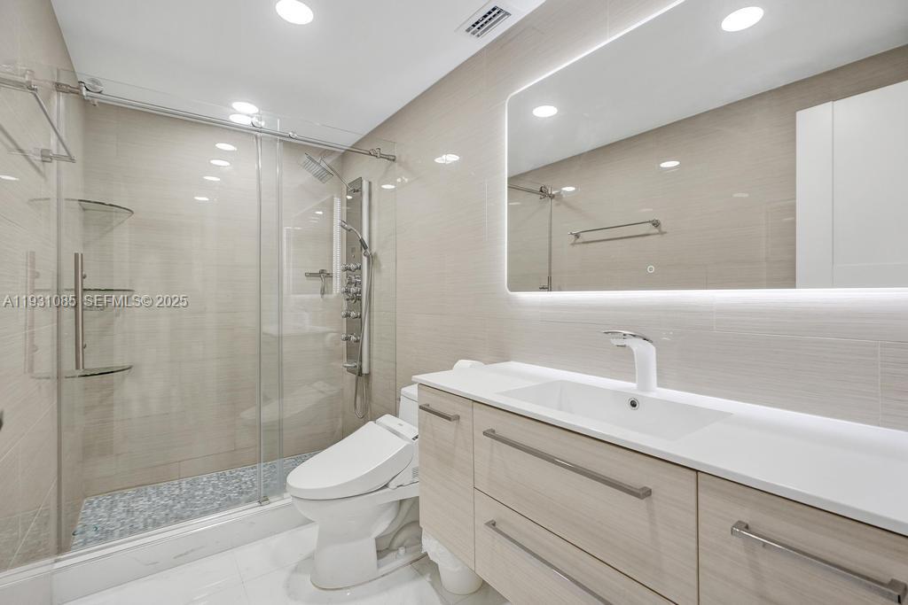 OCEANVIEW BUILDING B COND - Residential