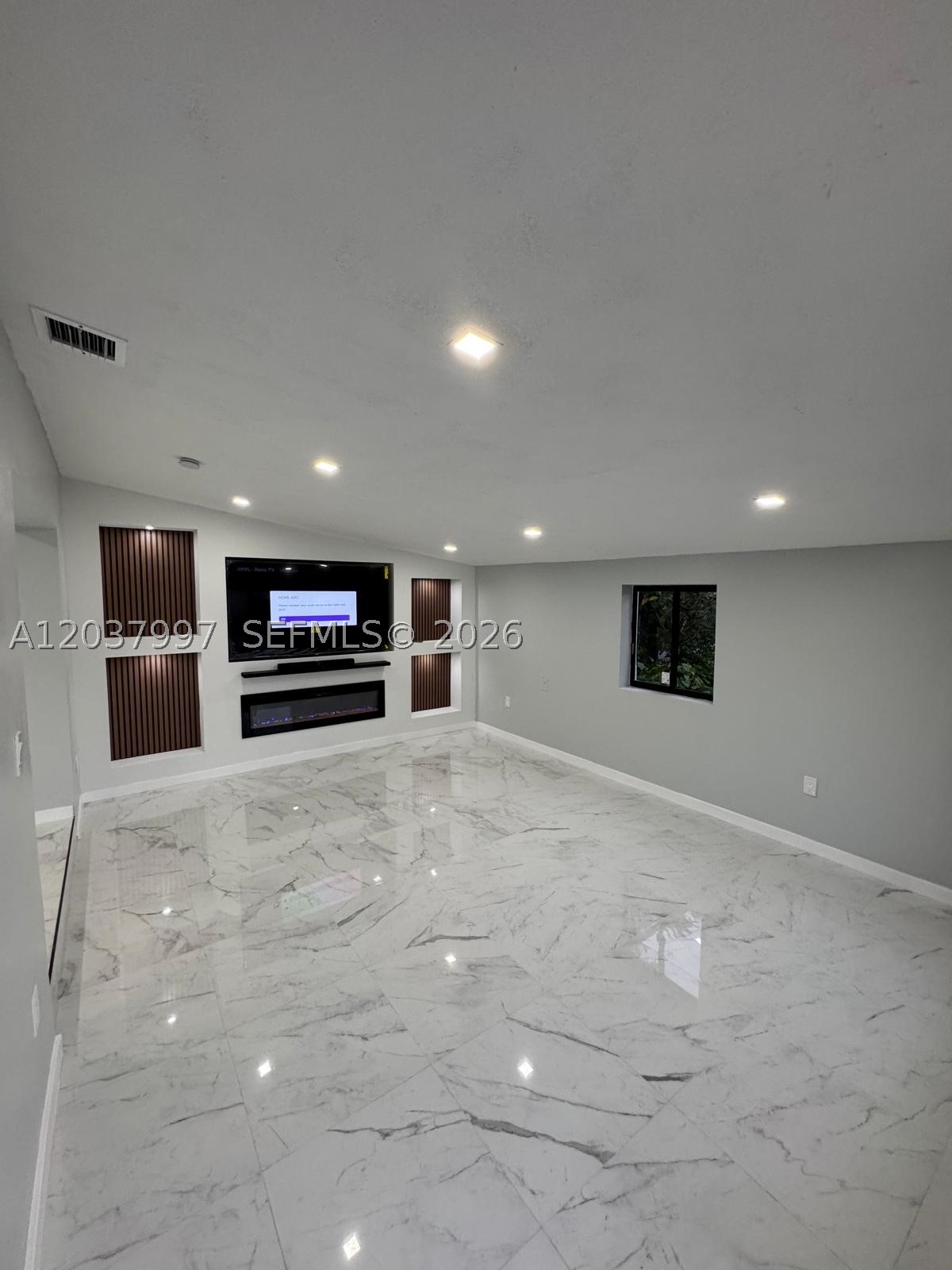 LAKE FOREST SEC 4 - Residential