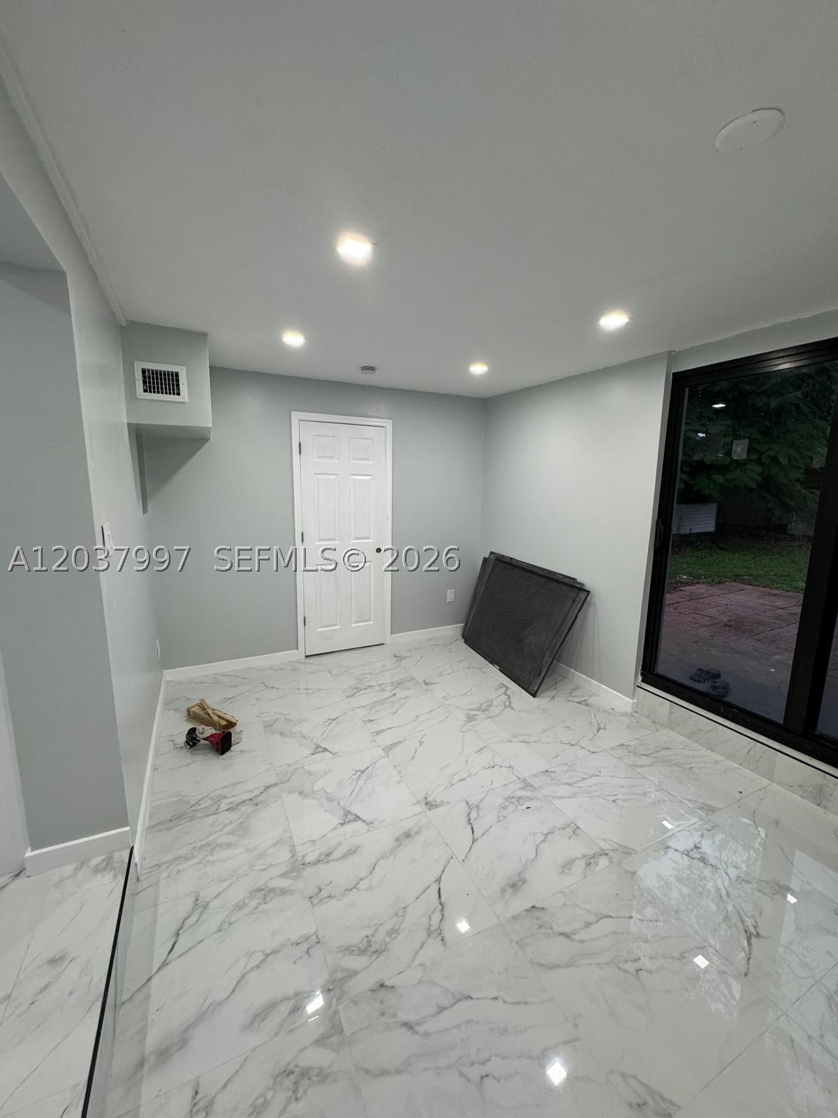 LAKE FOREST SEC 4 - Residential