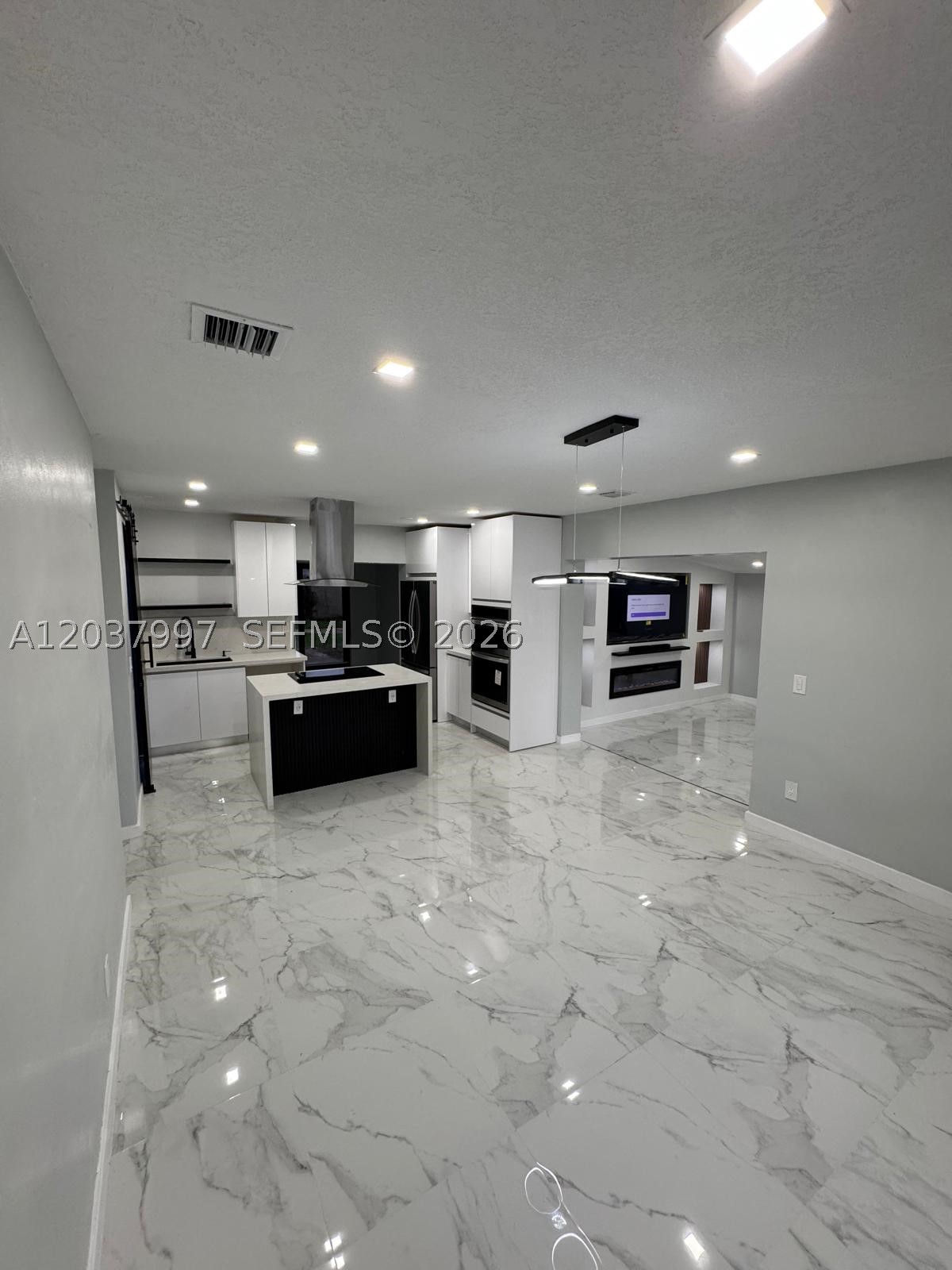 LAKE FOREST SEC 4 - Residential