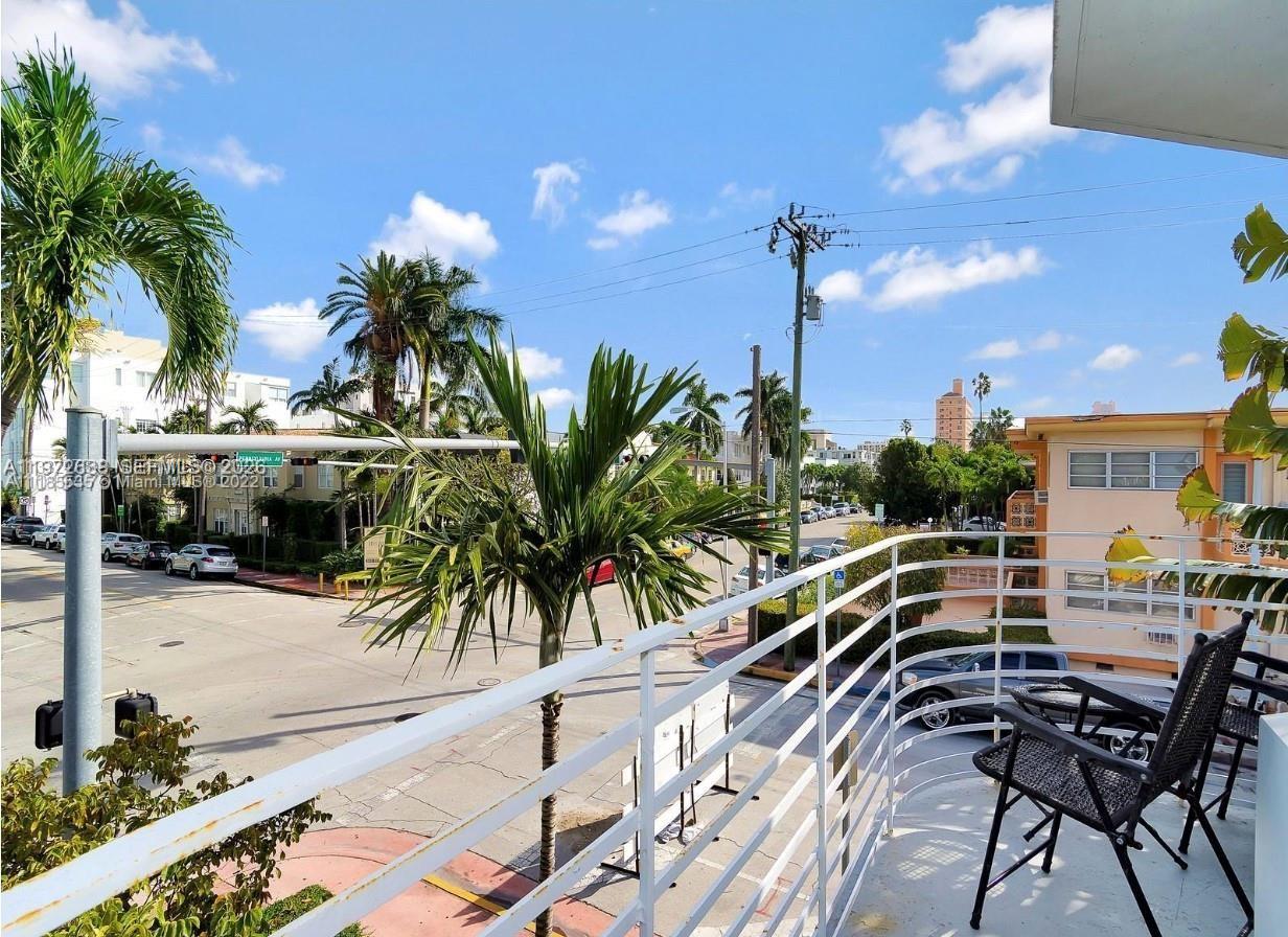 ELEVEN CONDO - Residential Lease