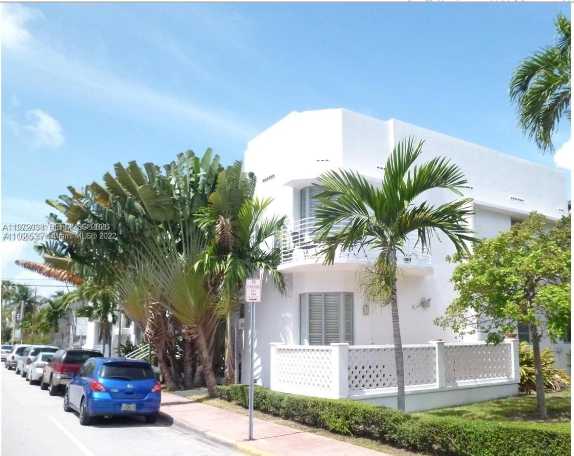 ELEVEN CONDO - Residential Lease