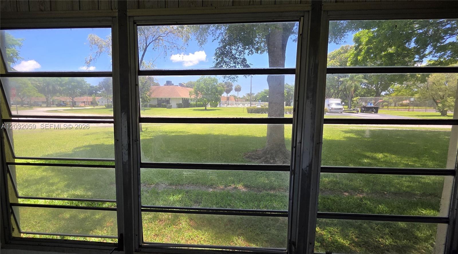 LAKEWOOD ON THE GREEN CON - Residential Lease