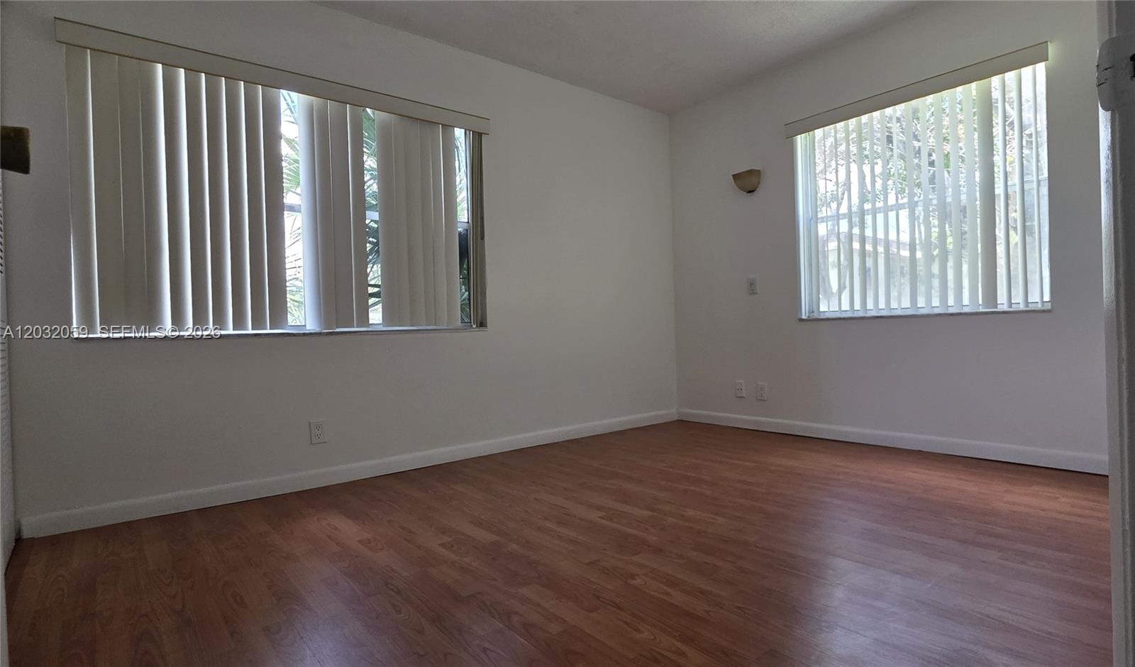 LAKEWOOD ON THE GREEN CON - Residential Lease