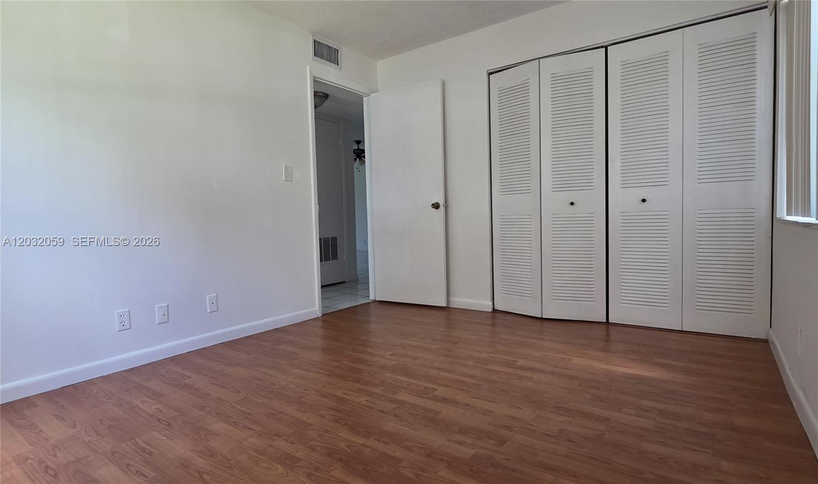 LAKEWOOD ON THE GREEN CON - Residential Lease