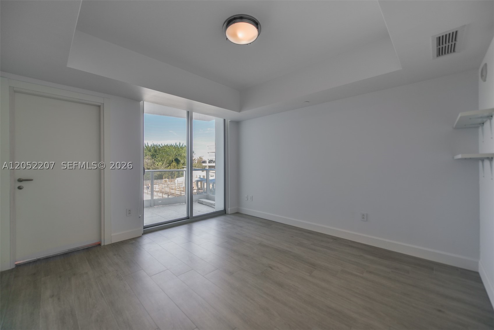 GROVENOR HOUSE CONDO - Residential Lease