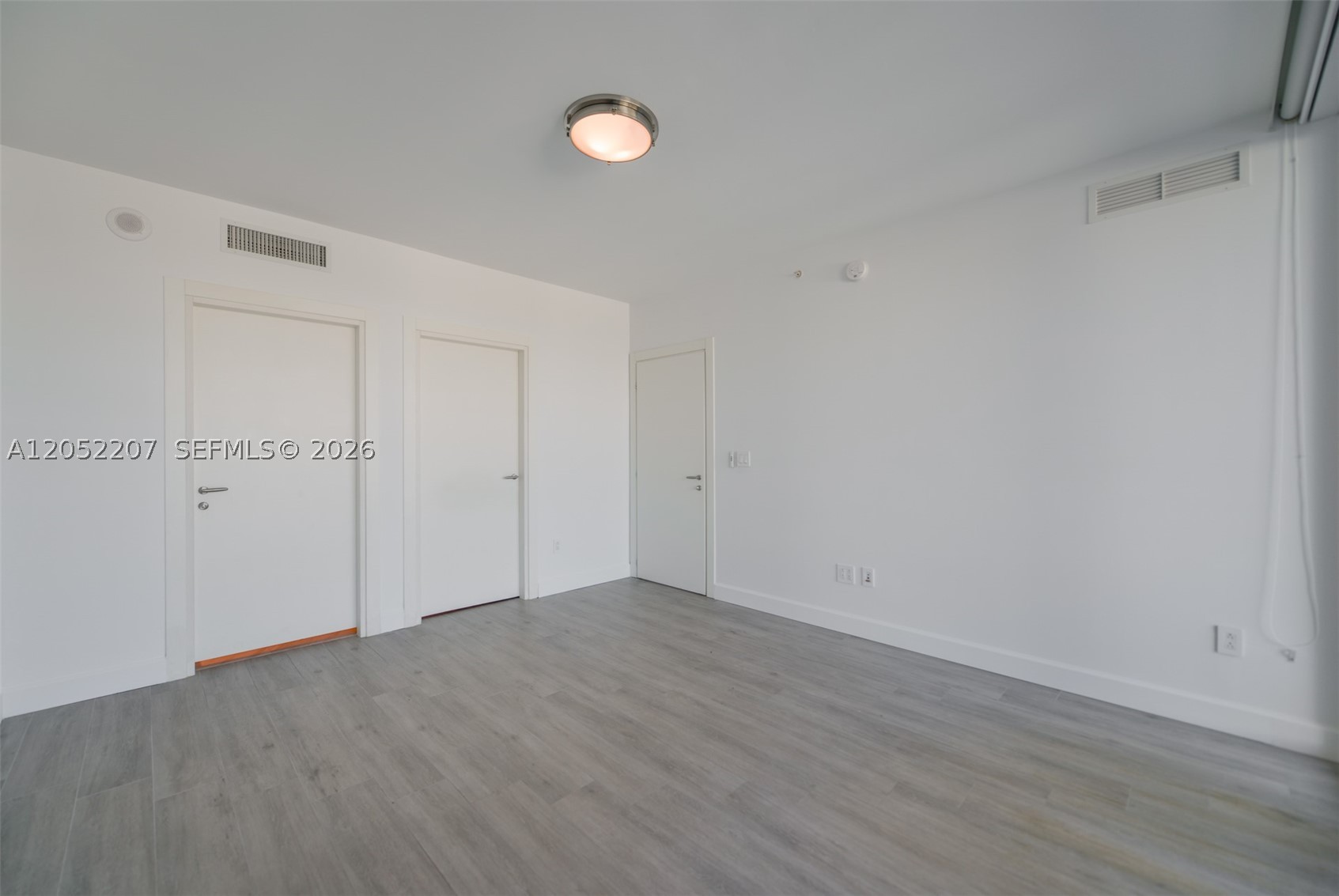 GROVENOR HOUSE CONDO - Residential Lease