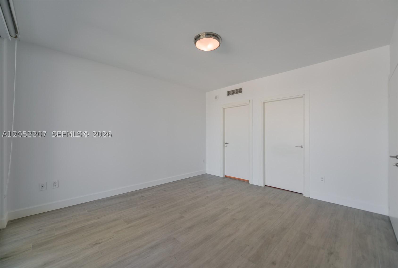 GROVENOR HOUSE CONDO - Residential Lease