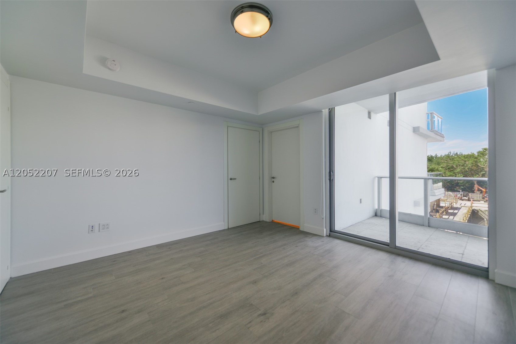 GROVENOR HOUSE CONDO - Residential Lease