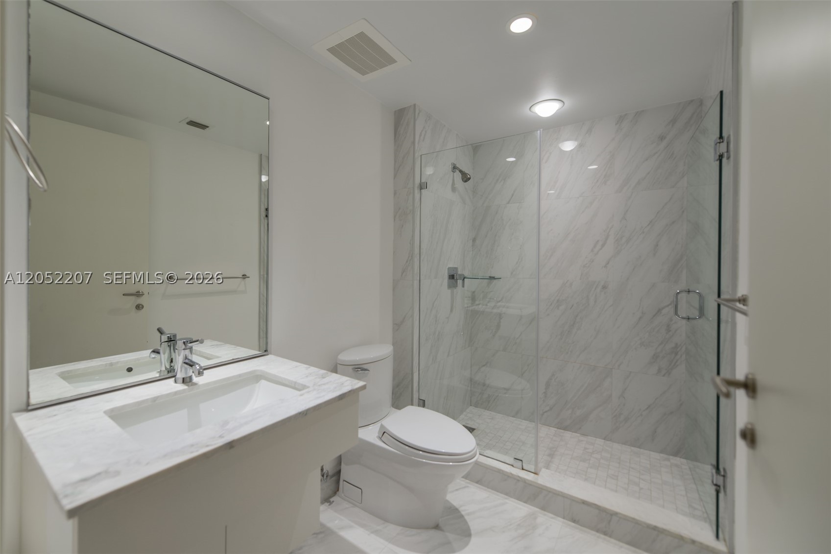 GROVENOR HOUSE CONDO - Residential Lease