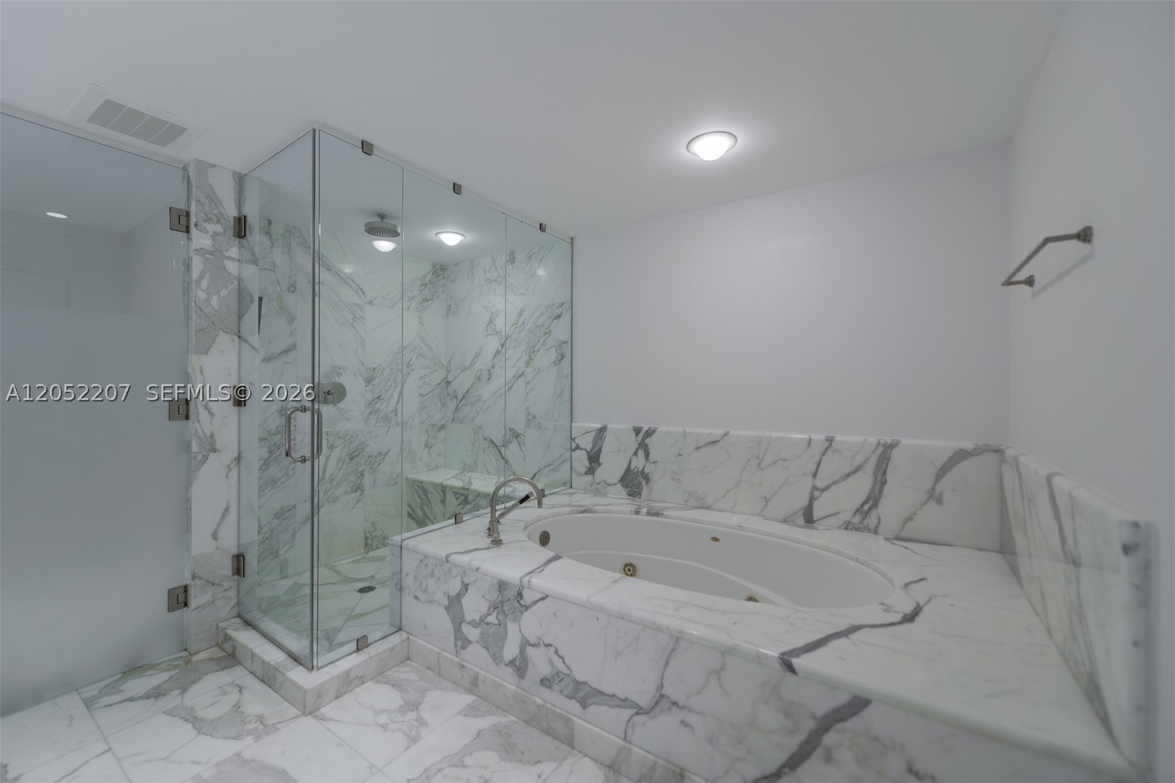 GROVENOR HOUSE CONDO - Residential Lease